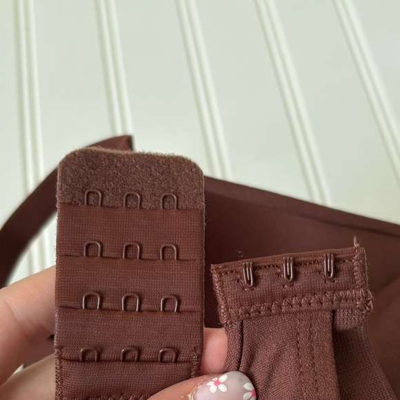 Truekind | Women's Supportive Comfort Wireless Shaping Bra Chocolate Size Large - Picture 4 of 6